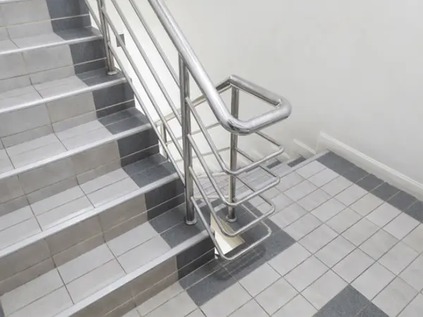 پروفیل آلومینیوم نرده و راه پله